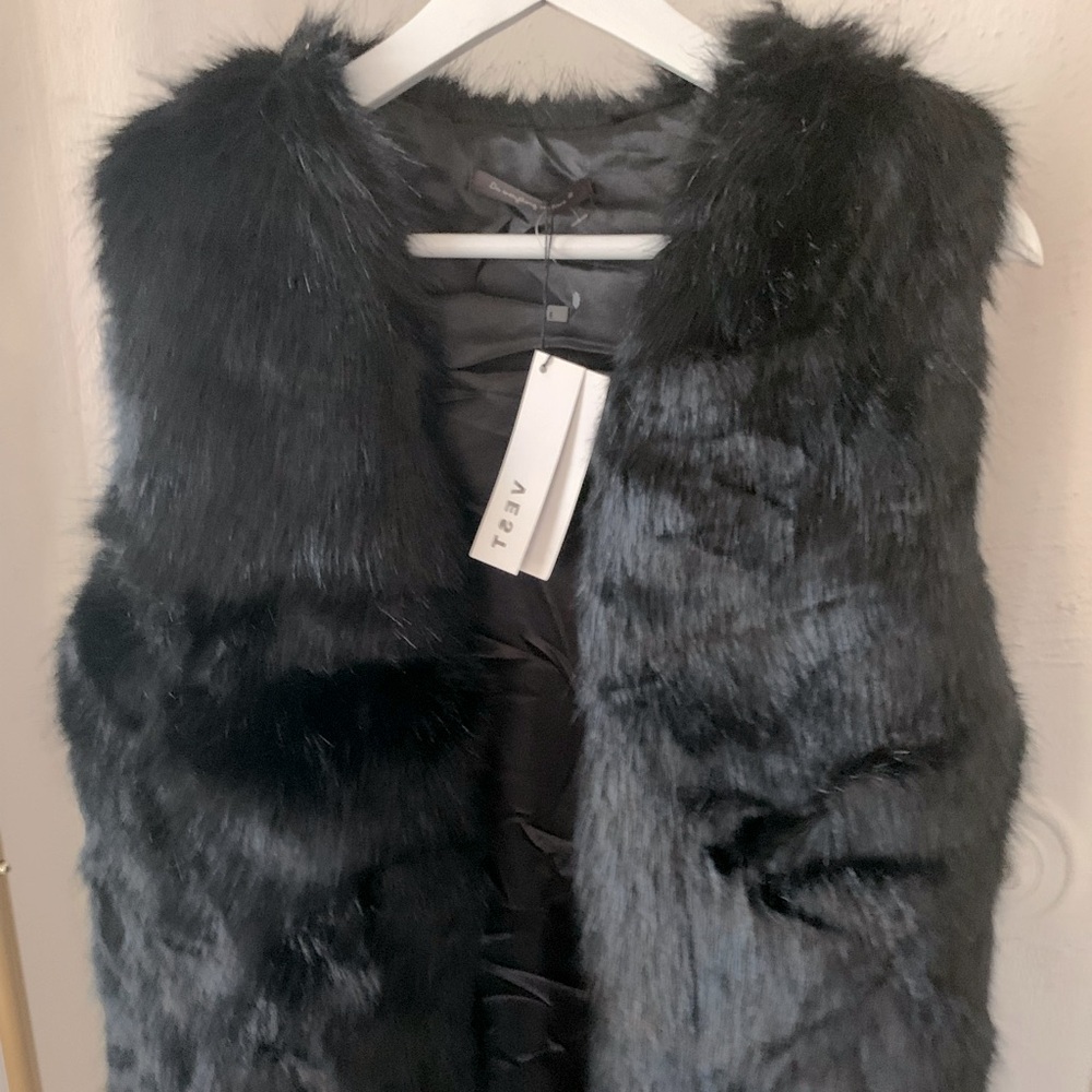 🤩💥 Fun Fur Faux Mink Vest 100% polyester One size fits most!